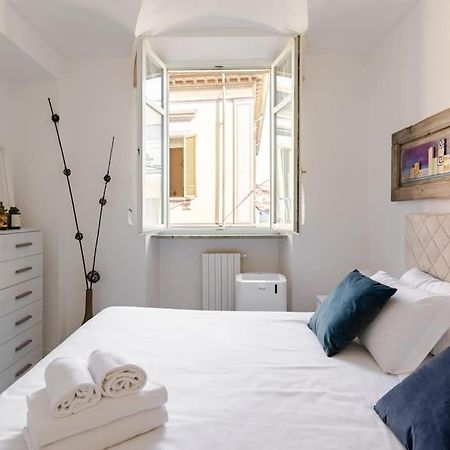 Ferienwohnung Casa Regina 3, Nel Centro Di Alba! Exterior foto