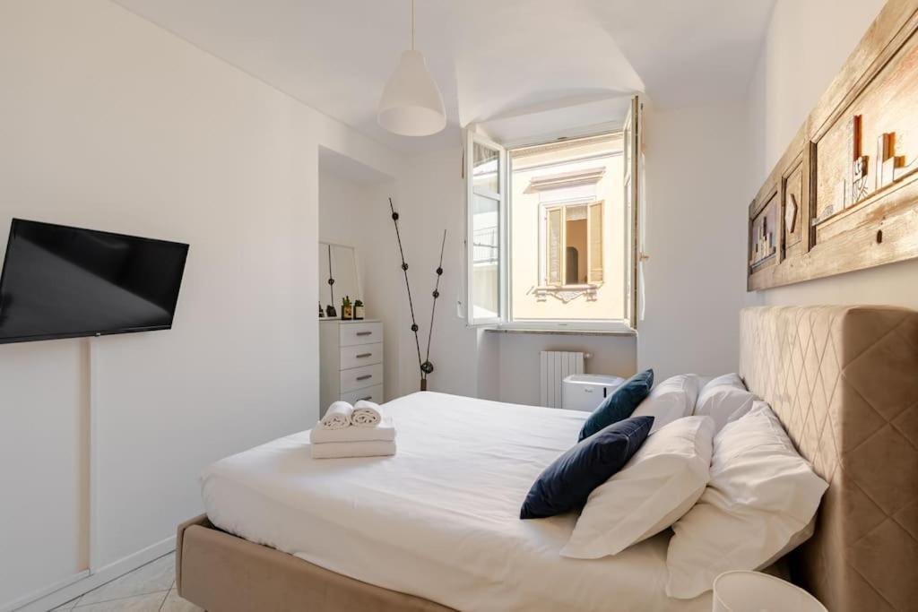 Ferienwohnung Casa Regina 3, Nel Centro Di Alba! Exterior foto